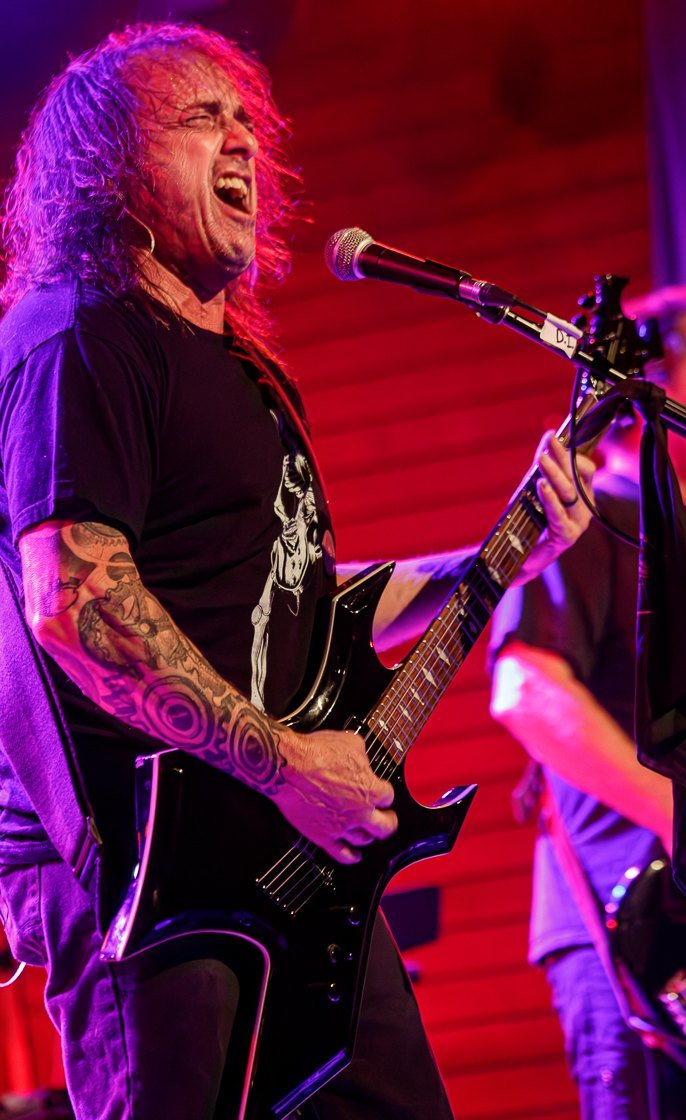 Rick Lemperes performing